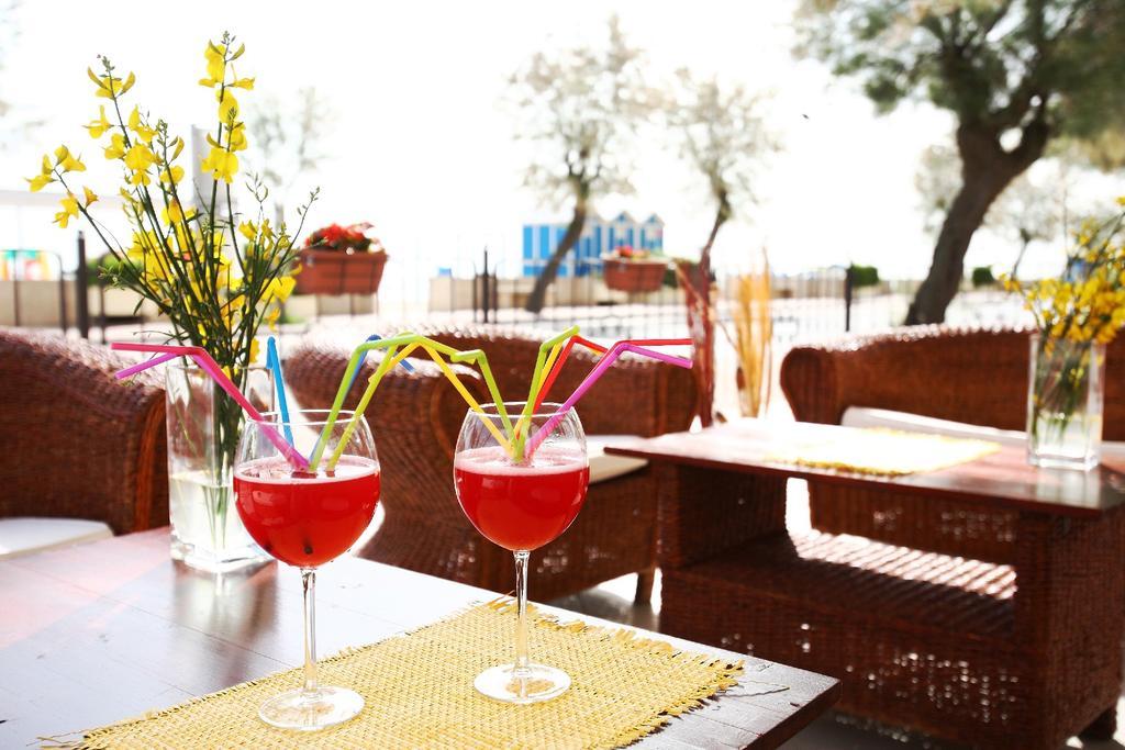 Miramare Inn Hotel Marotta Ngoại thất bức ảnh