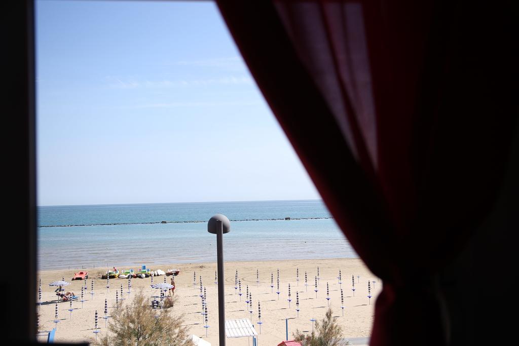 Miramare Inn Hotel Marotta Ngoại thất bức ảnh