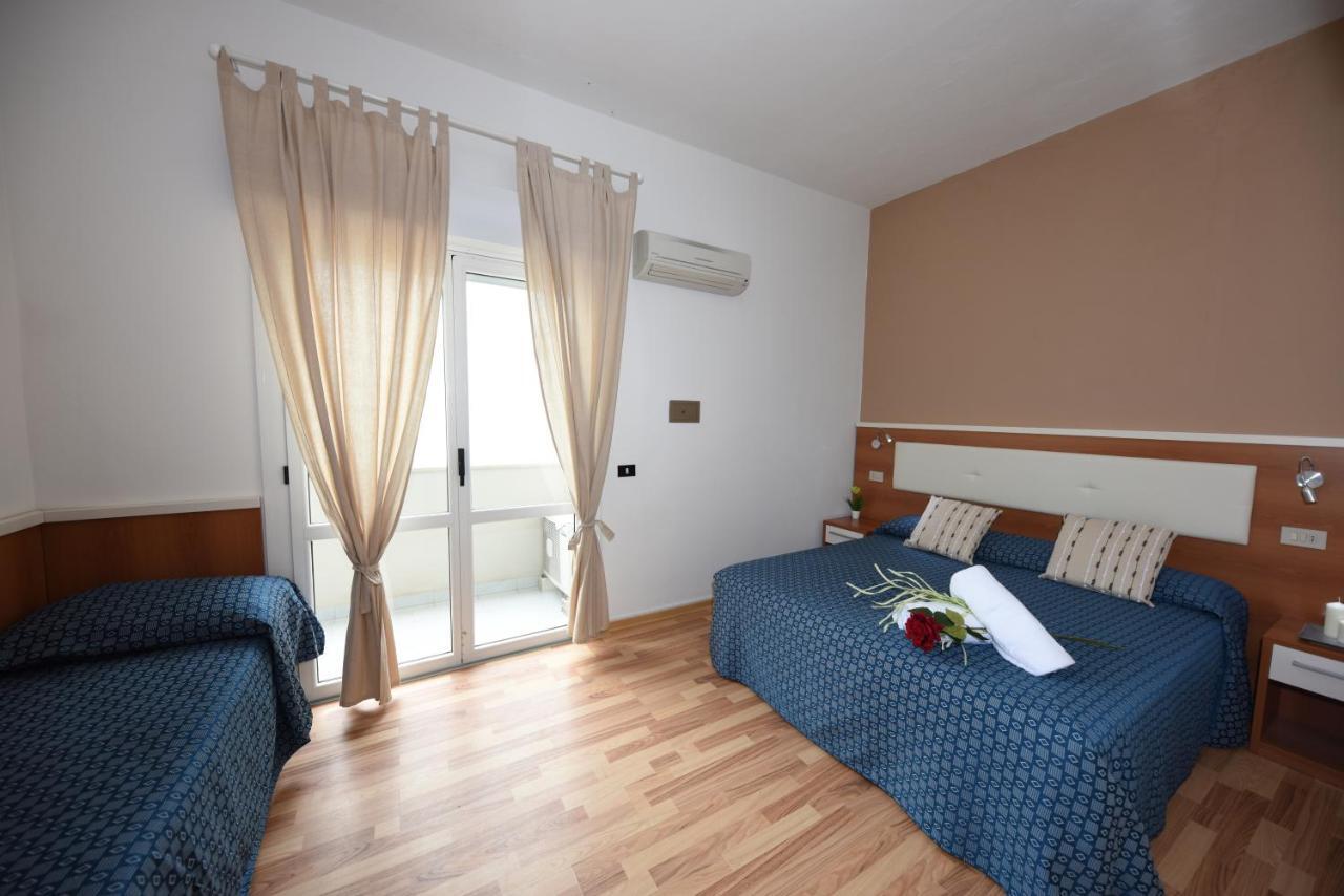 Miramare Inn Hotel Marotta Ngoại thất bức ảnh
