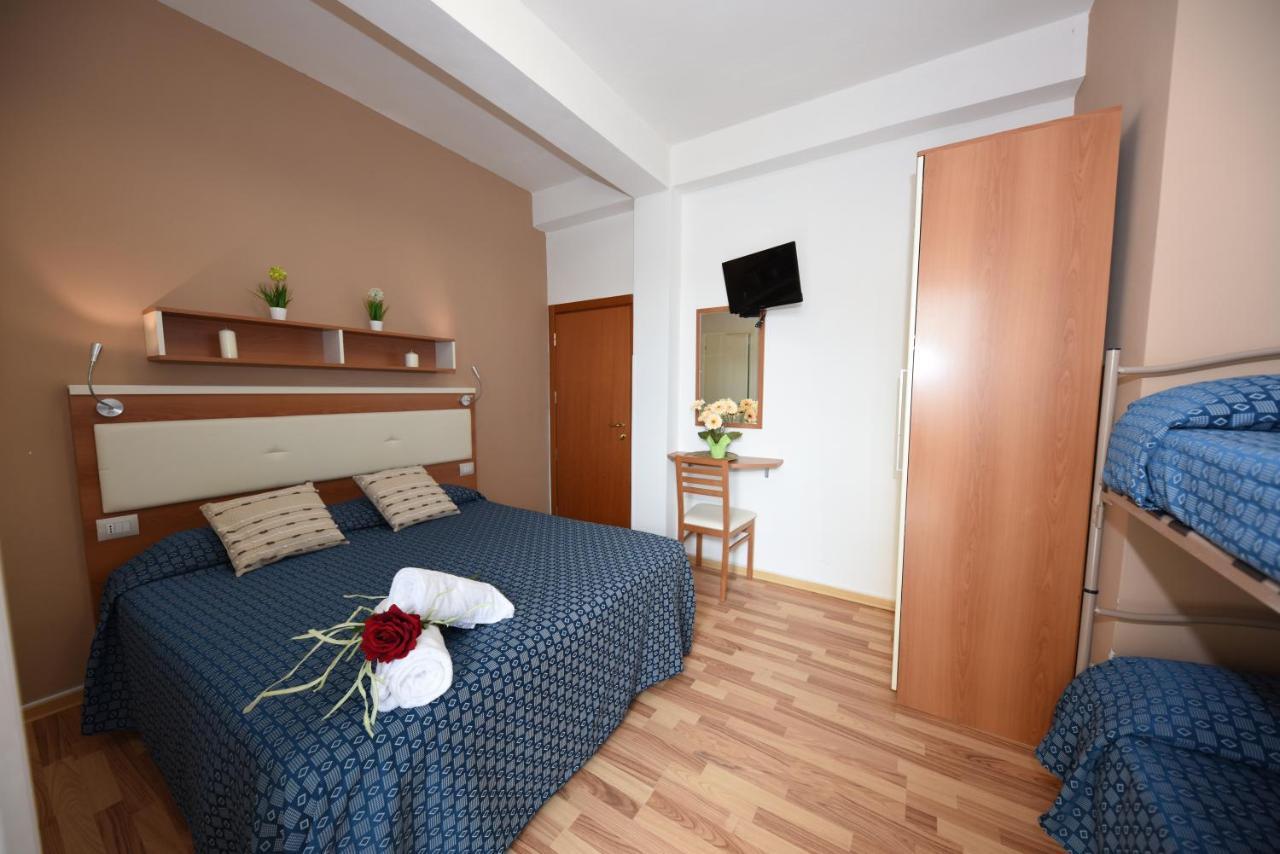 Miramare Inn Hotel Marotta Ngoại thất bức ảnh