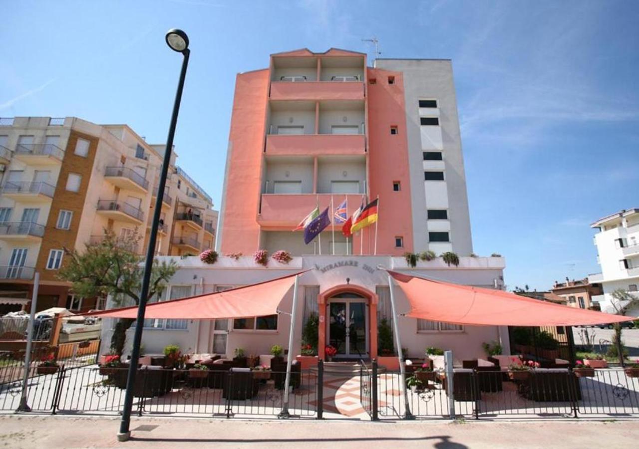 Miramare Inn Hotel Marotta Ngoại thất bức ảnh